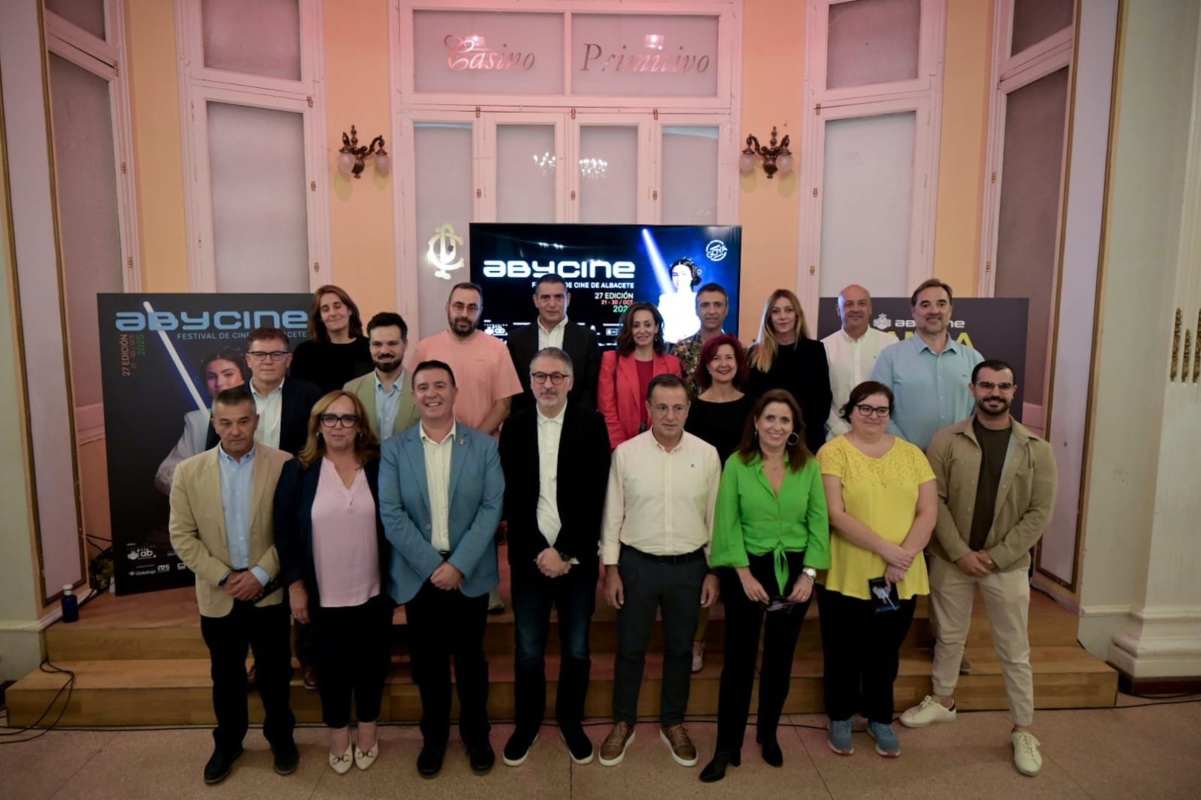 Foto de familia de la presentación del festival Abycine.