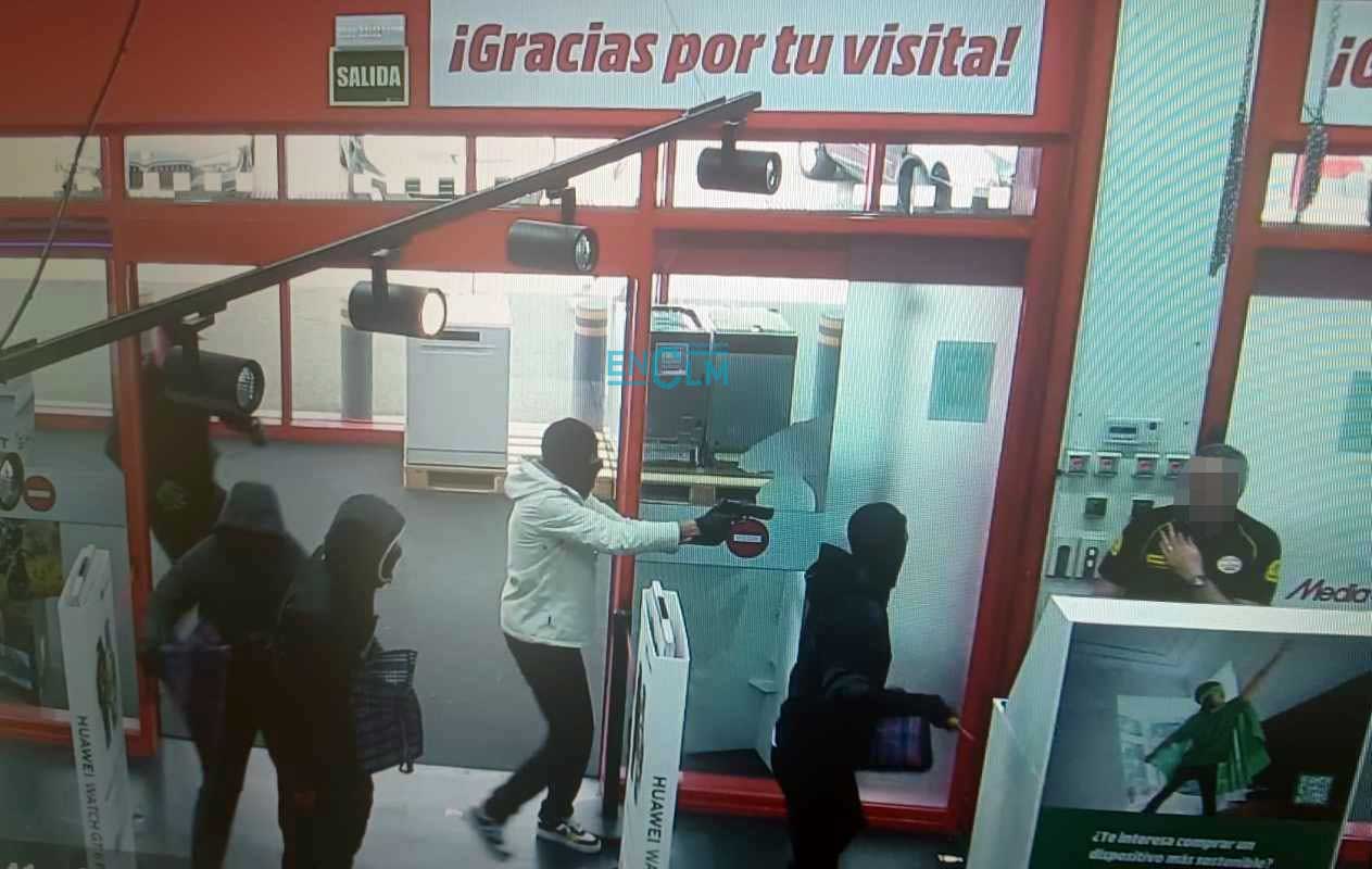 Imagen del atraco en el Mediamark de La Abadía.