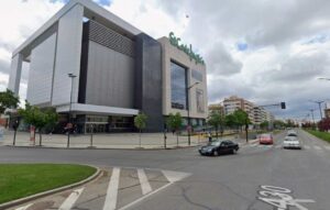 El atropello se ha producido en Avenida España, cerca de El Corte Inglés.