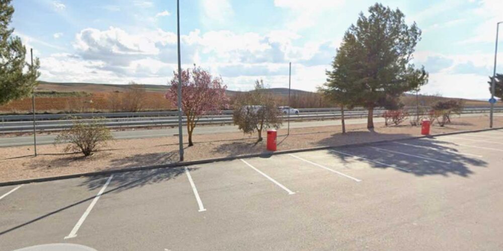 Portaba droga conduciendo por la A-3, en el término de Montalbo.