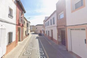 Calle General Manrique de Lara, donde se produjo un incendio en una casa.