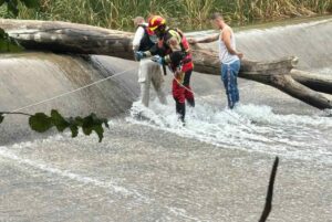 Rescate de dos hombres atrapados en el Tajo.
