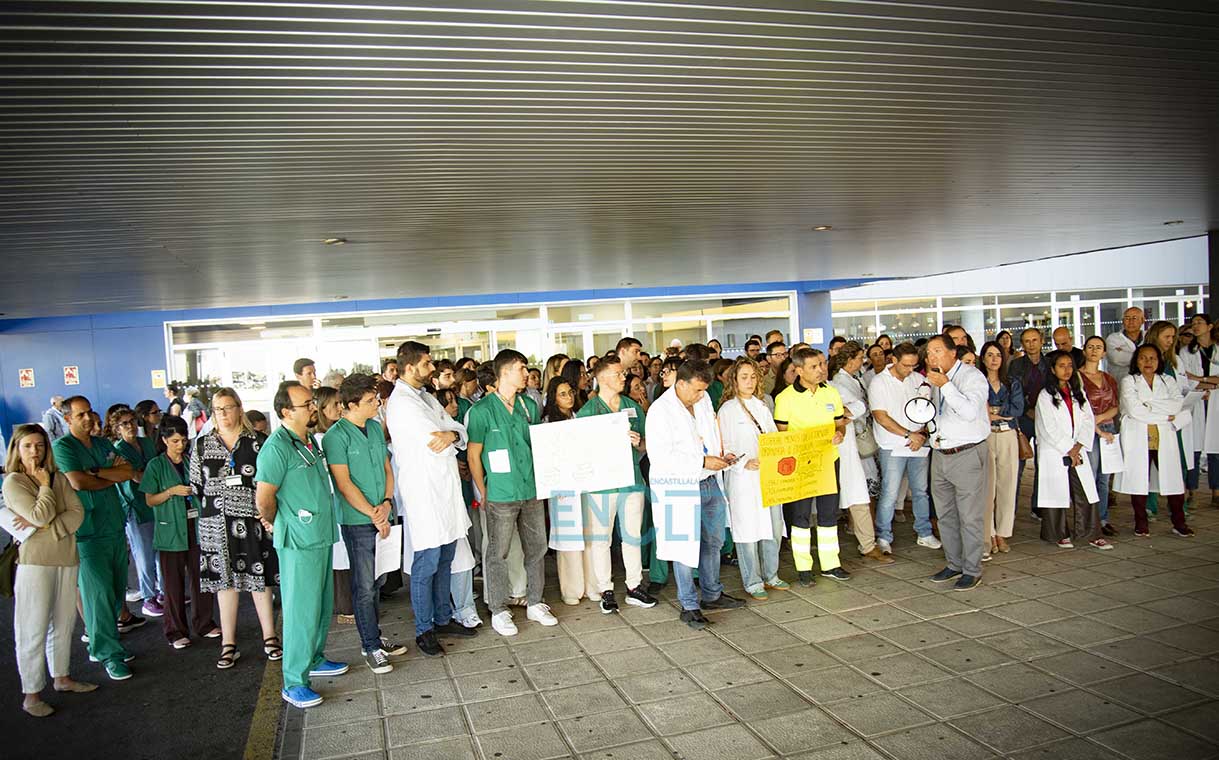 Concentracion de médicos en Toledo. Foto: Rebeca Arango.