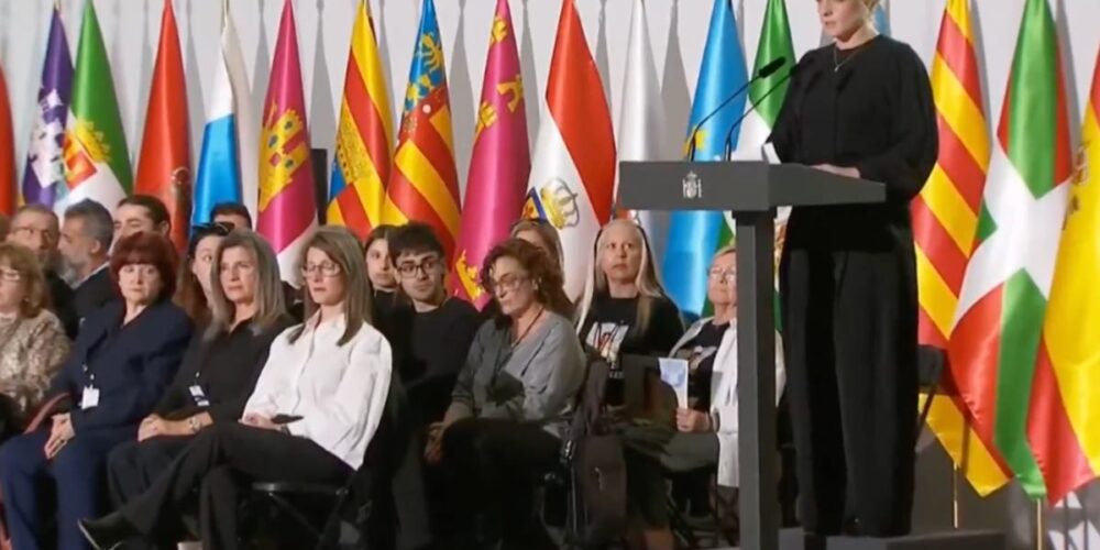 Homenaje a las víctimas de la DANA en la Ciudad de las Artes y las Ciencias (Valencia). Foto: @europapress