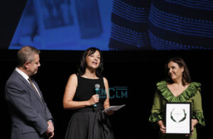 María José Arregui recoge su premio extraordinario en los Excelentes 2025 de ENCLM. Foto: Carmen Toldos.