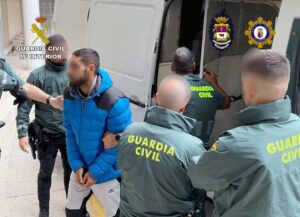 La Guardia Civil detuvo a siete personas por robar.