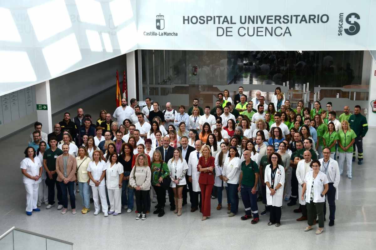 Visita de Guijarro al Hospital Universitario de Cuenca.