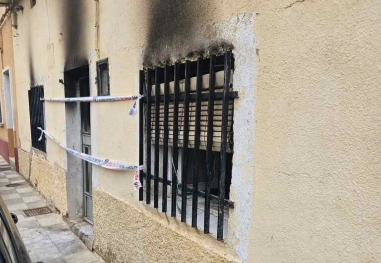 Una mujer trasladada al hospital de Cuenca por inhalar humo en el ...