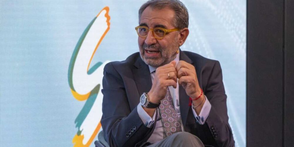 El consejero de Sanidad, Jesús Fernández Sanz