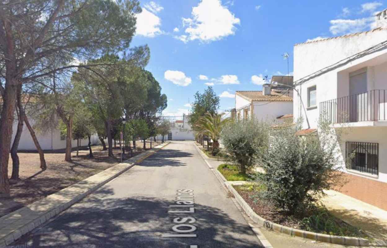 Calle Los Llanos de Aguas Nuevas, donde un trabajador se cayó de un tejado.