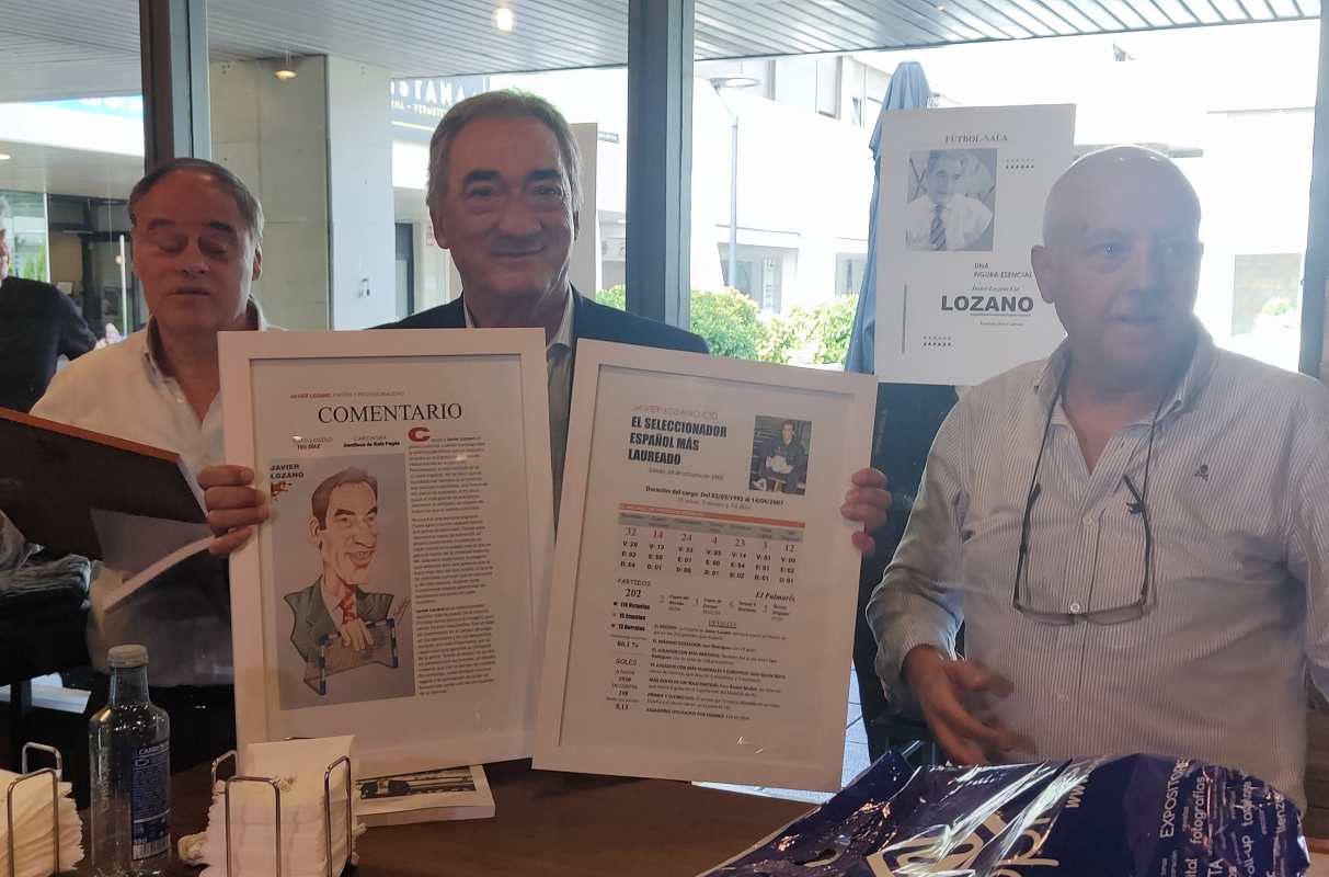 'Cancho' (izquierda), Javier Lozano y Teo Díaz, durante la presentación del libro.