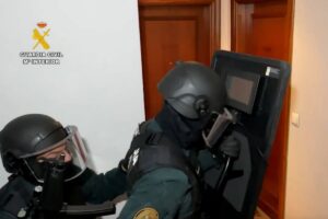 Agentes de la Guardia Civil han desarticulado una organización criminal dedicada a distribuir hachís y cocaína por todo el territorio nacional. Foto: Guardia Civil