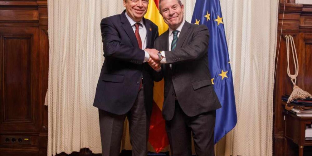 Luis Planas y Emiliano García-Page.