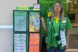 María del Carmen, vendedora de la ONCE en Talavera de la Reina (Toledo)