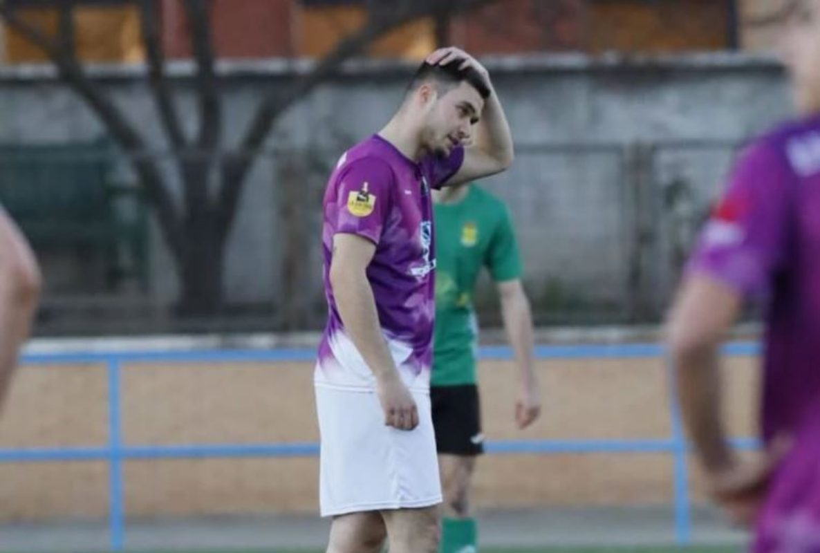 Se partió el larguero de la portería y Sergio Recio recibió un fuerte impacto en la cabeza. Foto: CDEF Patrocinio.