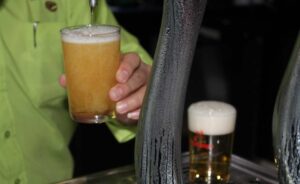 Crece el sector servicios y disminuye el de la industria.