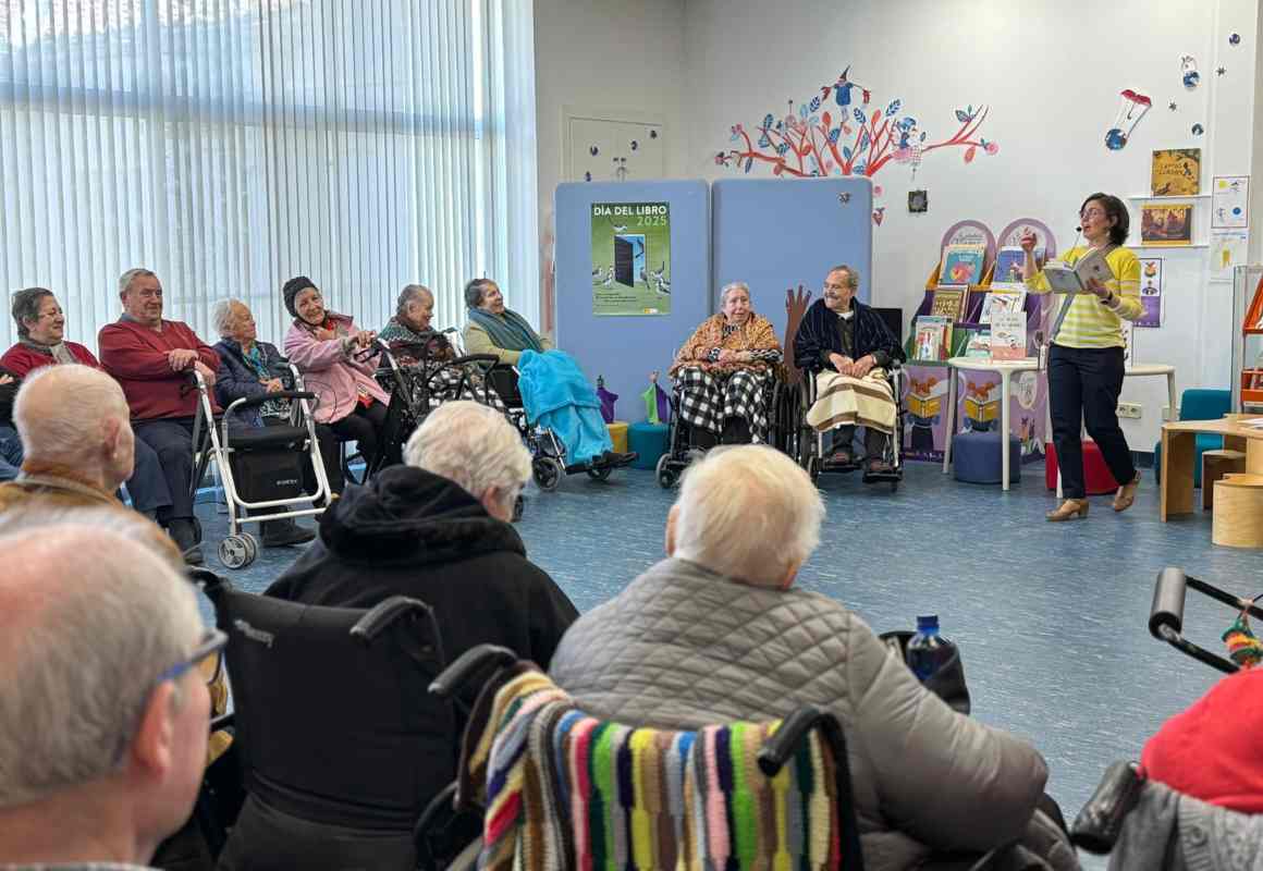 Biblioteca de Villafranca de los Caballeros: nunca es tarde si la lectura es buena.