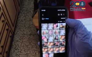 Uno de los móviles intervenidos por la Policía Local.