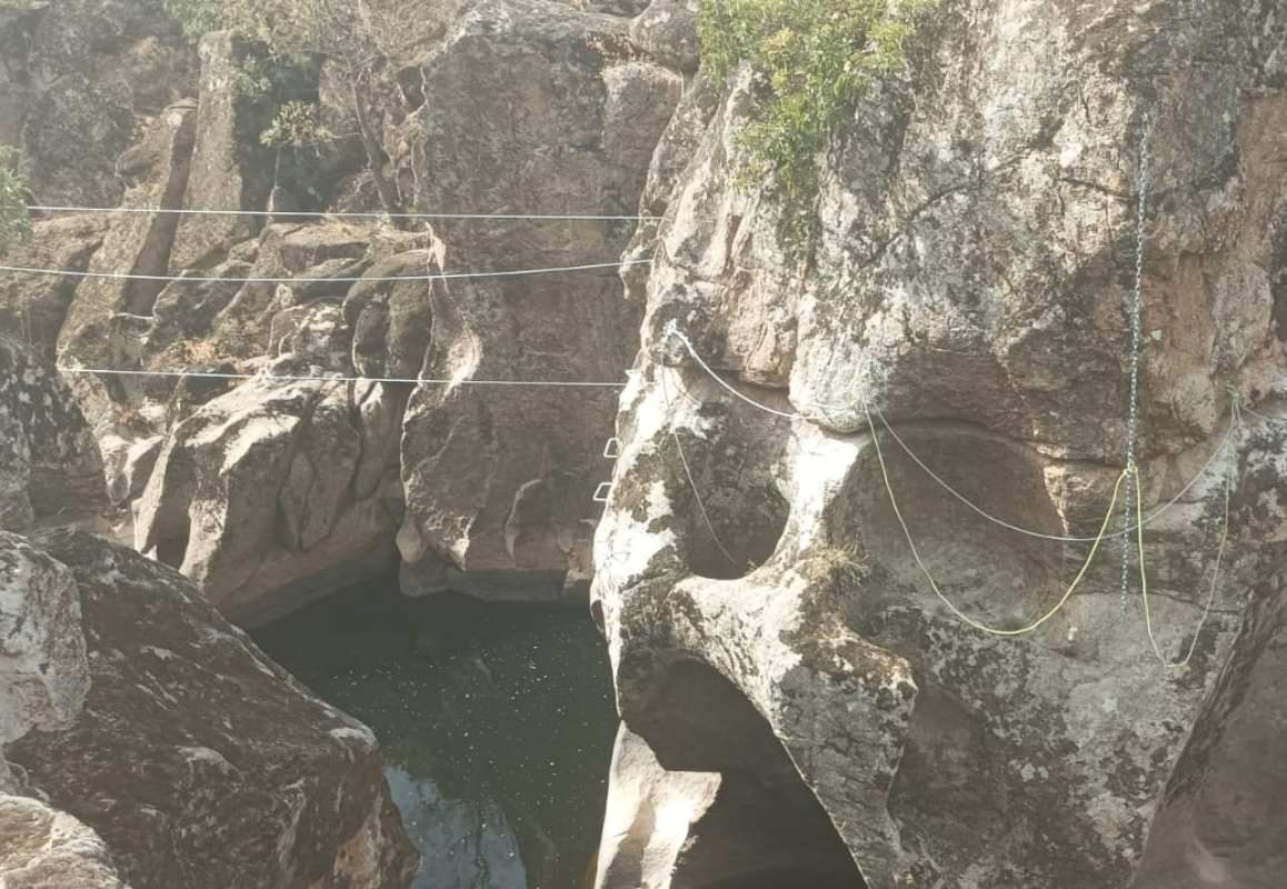 Instalaciones de la vía ferrata y tirolinas en Santa Ana de Pusa. Foto: Ecologistas en Acción