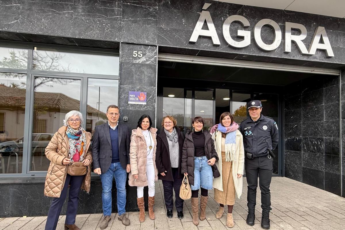 Inauguración de Punto Violeta en el Centro Ágora de Albacete