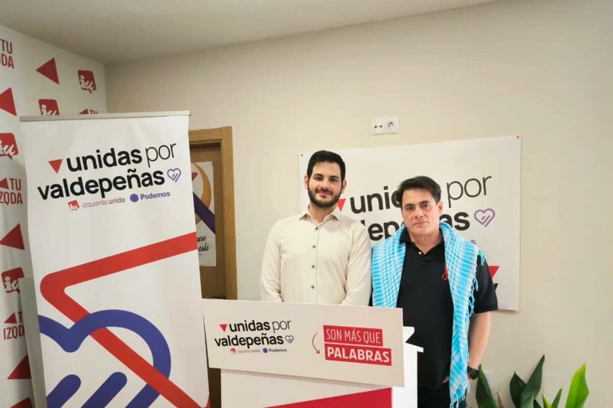 Los dos concejales de Izquierda Unida por Valdepeñas