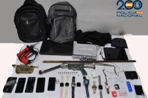 Material incautado por la Policía Nacional tras la agresión