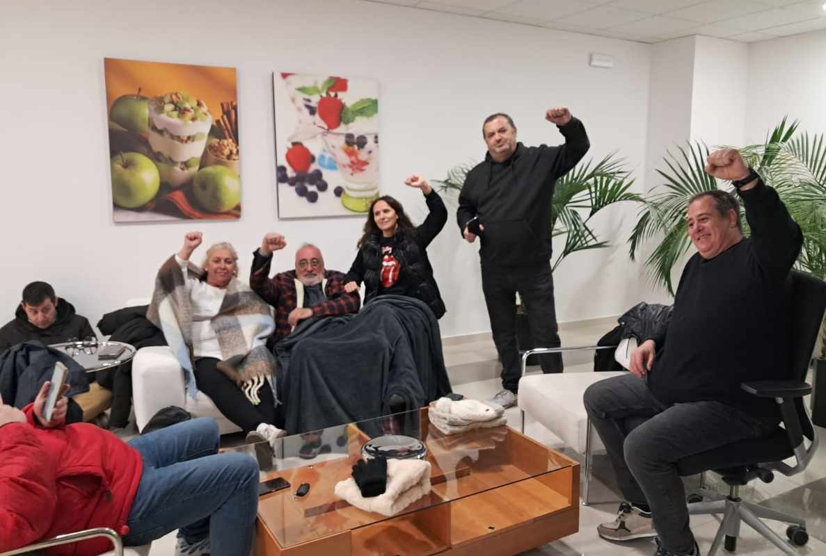 Miembros del comité de empresa de Schreiber Food en Noblejas han mantenido un encierro esta madrugada en las instalaciones