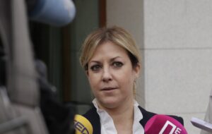 la portavoz del Grupo Parlamentario Socialista, Ana Isabel Abengózar.