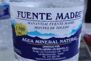 Agua de la marca Fuente Madre. Foto: Aesan