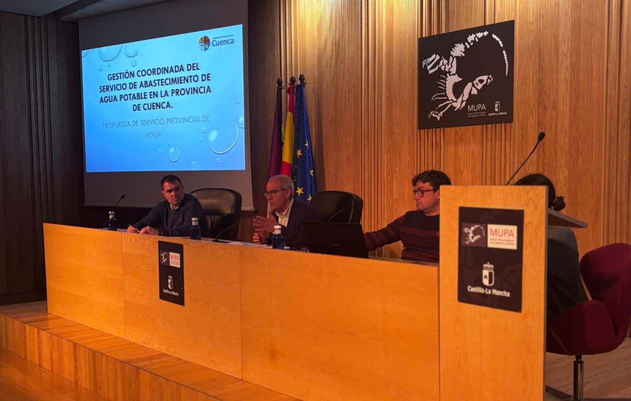Reunión de la Diputación con alcaldes para hablar del servicio de gestión integral del agua. Foto: EP.