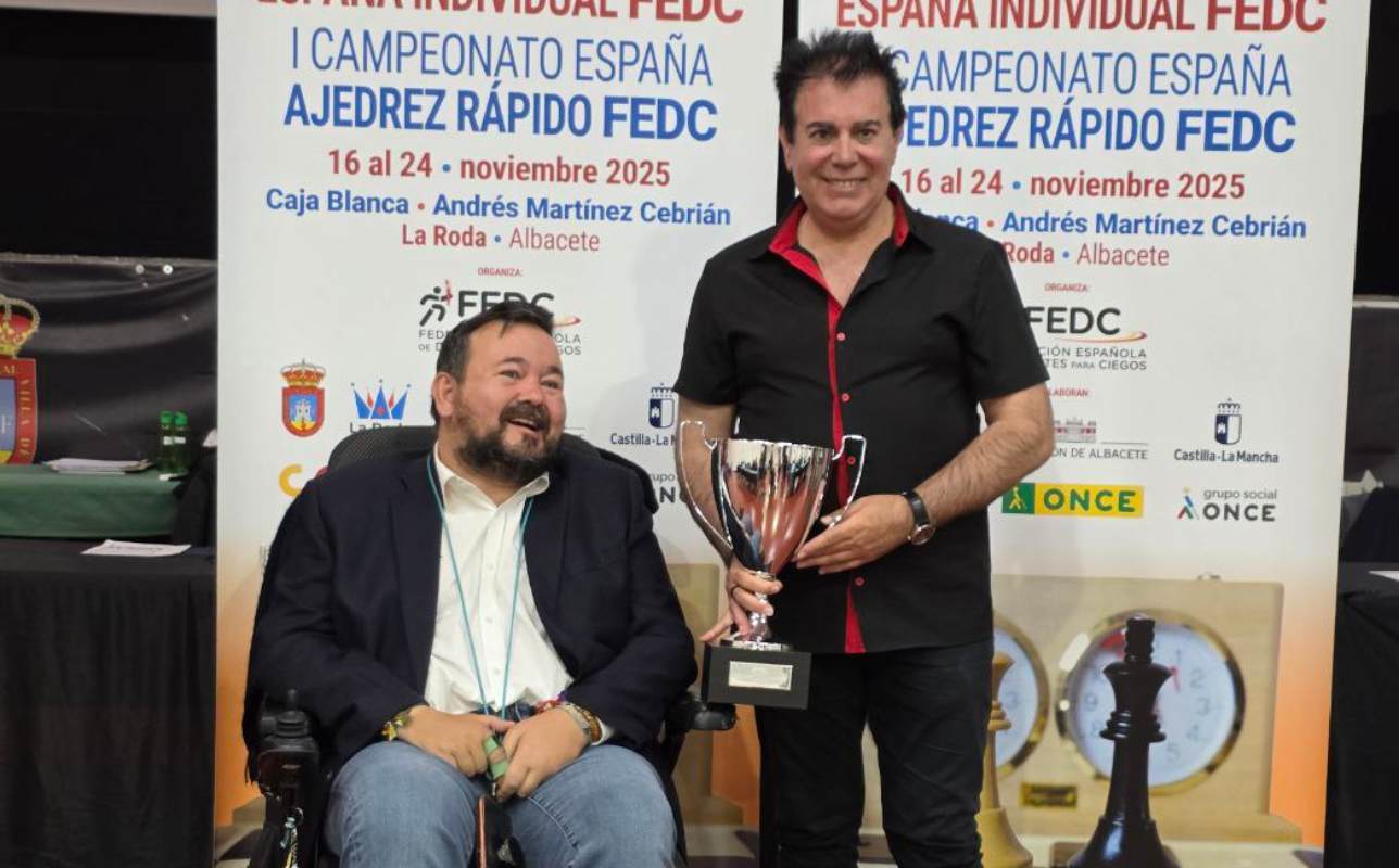El campeón, Manuel Vela Ignacio, y Juan Ramón Amores.
