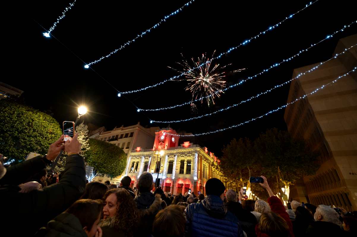 Encendido de luces navideñas en Albacete.