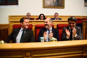 En primer plano, Carlos Velázquez, José Manuel Velasco y Juanjo Alcalde. Foto: Rebeca Arango.