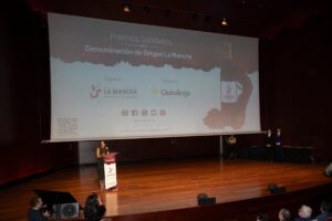 La gala de los premios DO Mancha se celebra e el museo Reina Sofía.