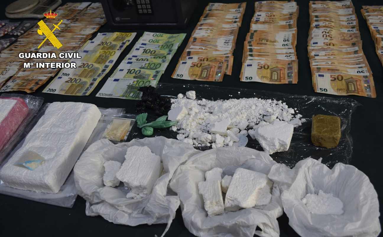 Intervinieron una gran cantidad de efectos a los 26 detenidos.