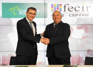 Firma de convenio entre Eurocaja y Fecir.