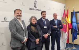 Mercedes Gómez, en la presentación de lasjornadas sobre los CAEs.