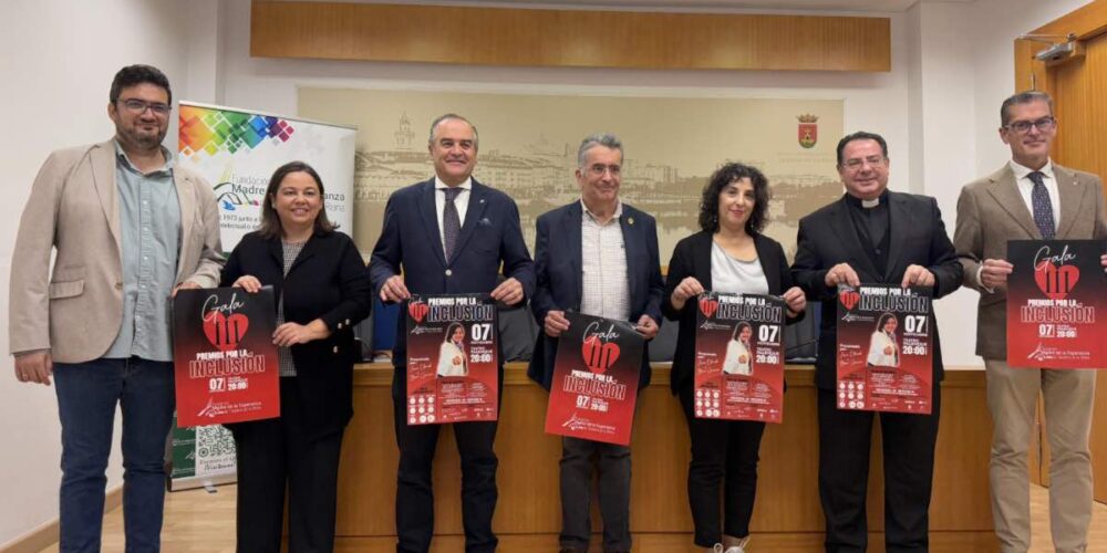 Presentación de la III Gala de Madre de la Esperanza, en Talavera