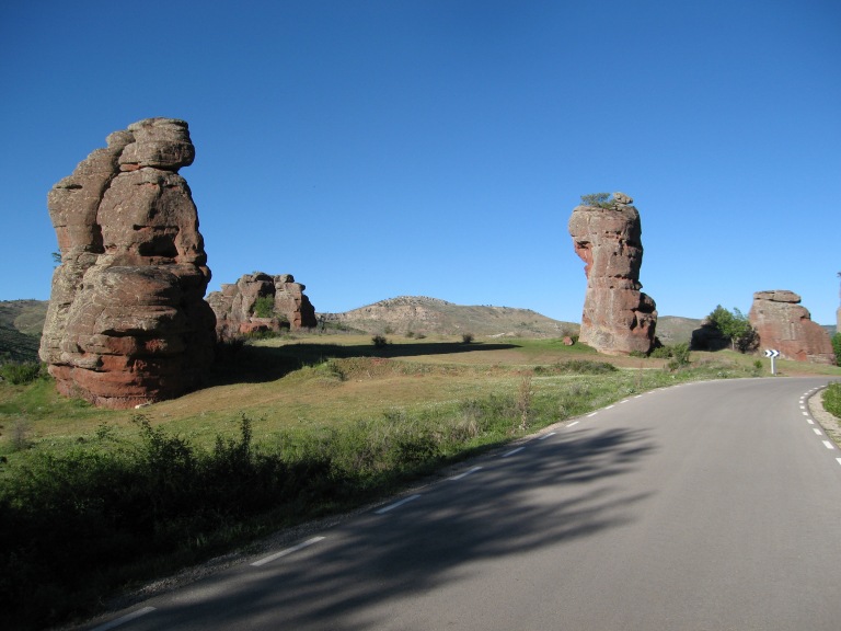 Monolitos Carretera Foto: Camino del Cid