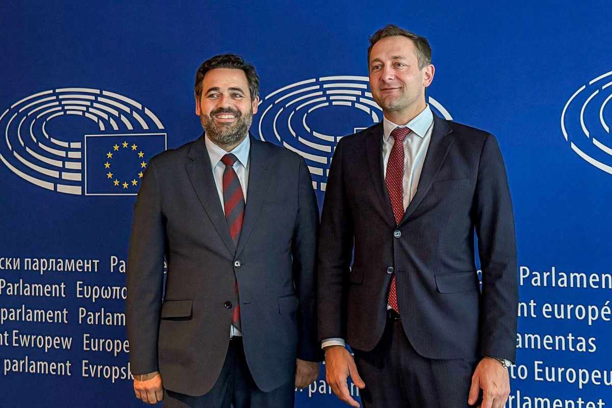 El presidente del PP de CLM, Paco Núñez, y comisario europeo de Agricultura, Cristophe Hansen