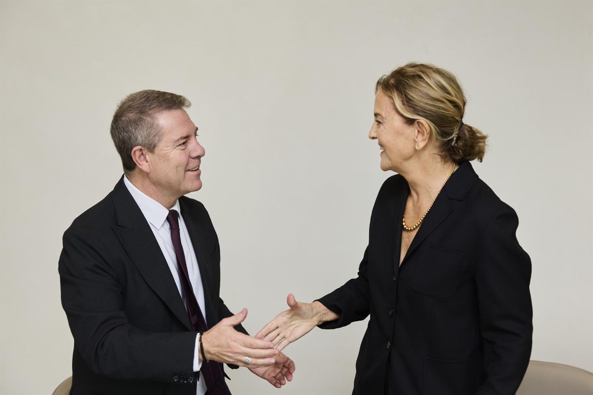 Emiliano García-Page, y la presidenta de la Fundación Amancio Ortega, Flora Pérez Marcote. Foto: Roberto Berdini.