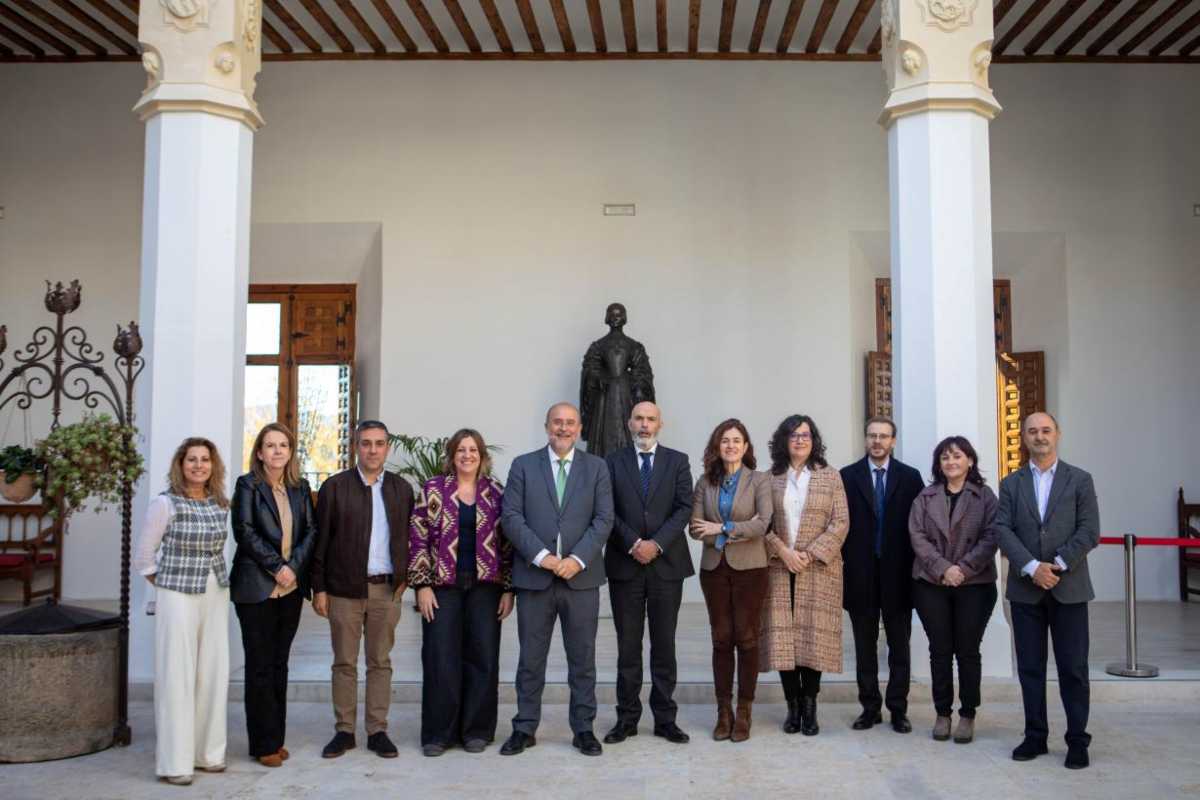 Foto de familia de la reunión del Consejo de Diálogo Social.