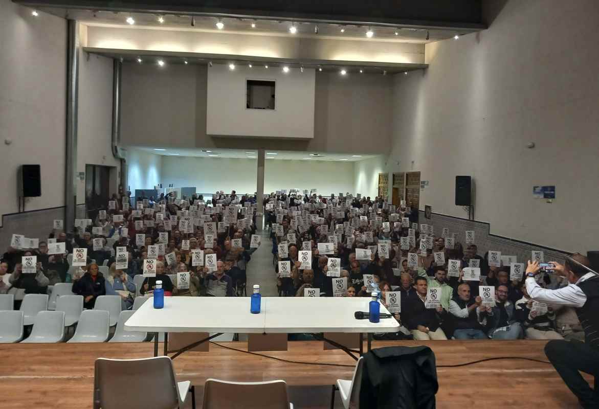 Reunión en Cobeja contra la planta de biogás.