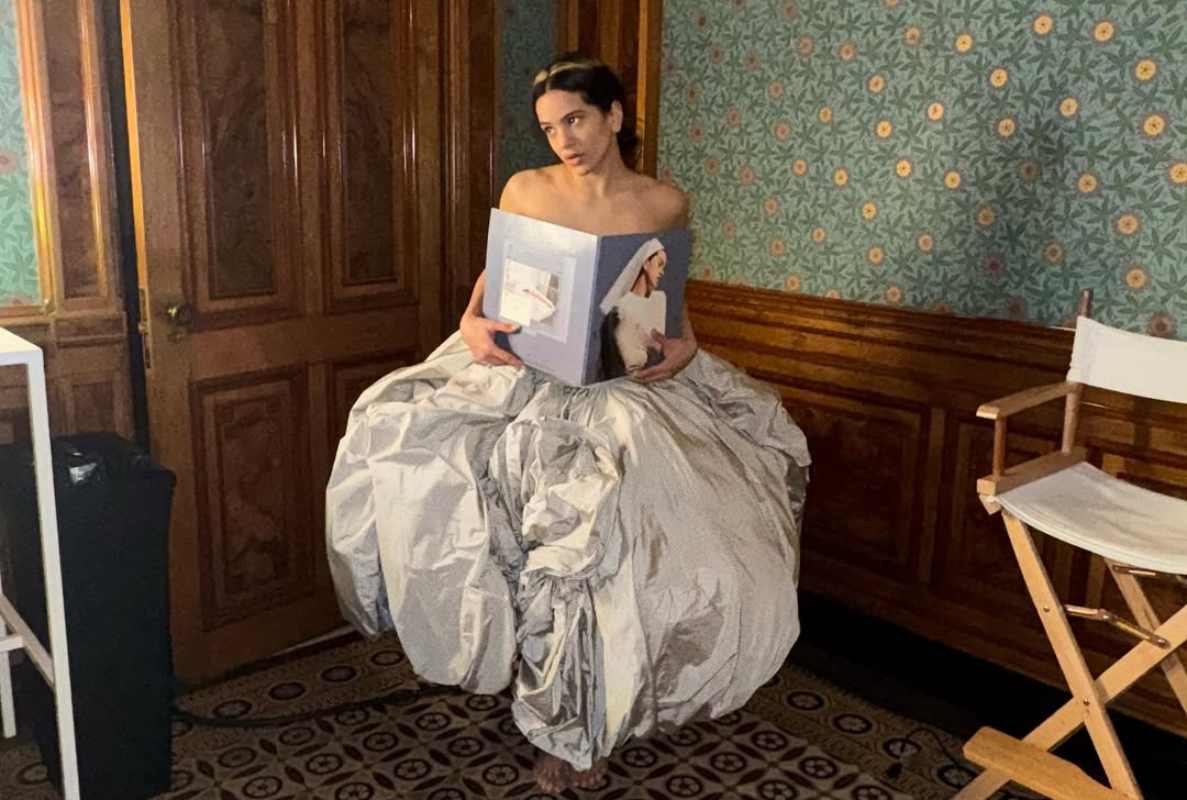 Imagen de Rosalía con su nuevo disco Lux.