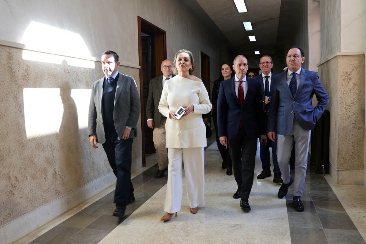 Soledad de Frutos presentó el presupuesto de 2026 junto a sus compañeros del gobierno provincial.