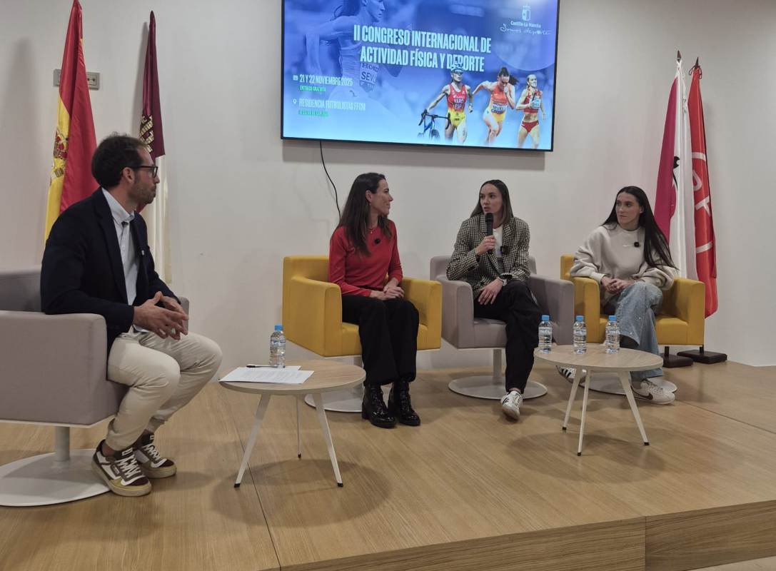 De izquierda a derecha: María Varo, Herminia Parra y Paula Sevilla.