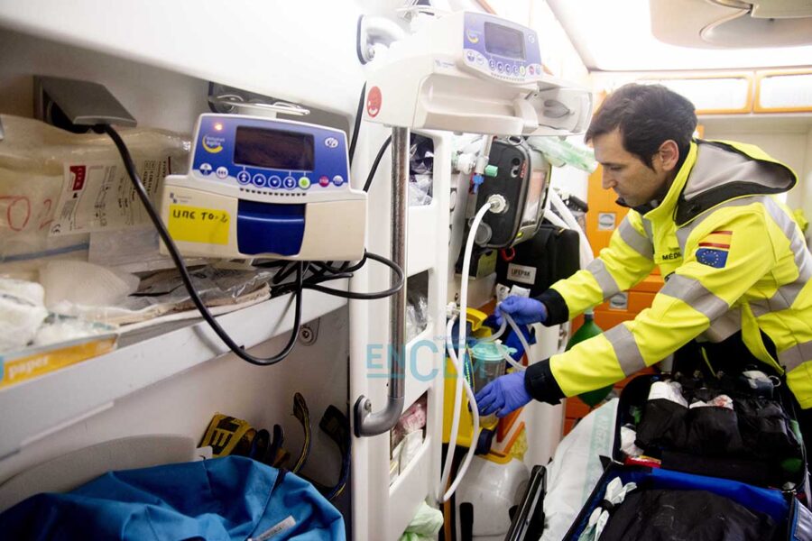 Un bombero, herido en el incendio de varios vehículos en una nave en Herencia (Ciudad Real)