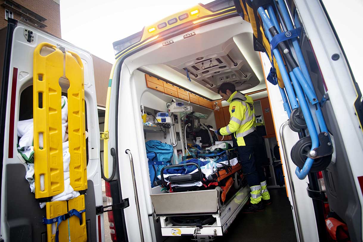 Ambulancia, UVI móvil del Sescam. Foto: Rebeca Arango.