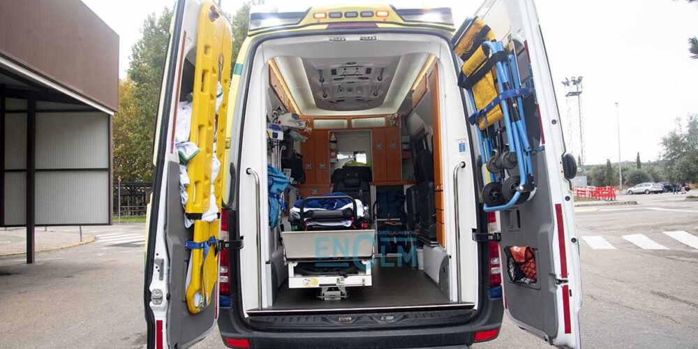 Ambulancia, UVI móvil del Sescam. Foto: Rebeca Arango.