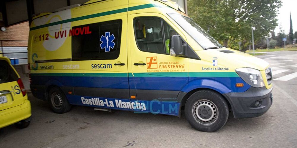Ambulancia, UVI móvil del Sescam. Foto: Rebeca Arango.